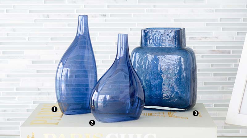 Conjunto de vasos azuis de vidro